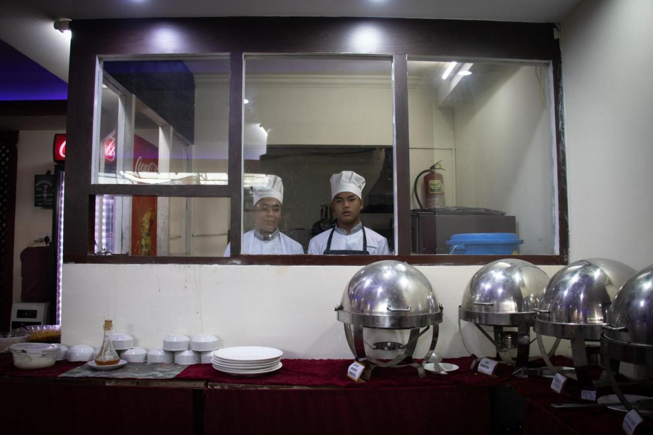 Alpine Hotel & Apartment Kathmandu Luaran gambar